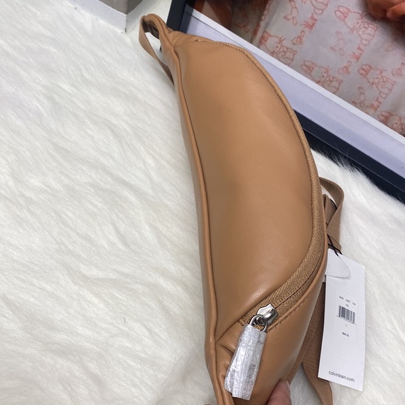 Authentic unisex Ck beltbag/ body bag - Picture 3 of 6